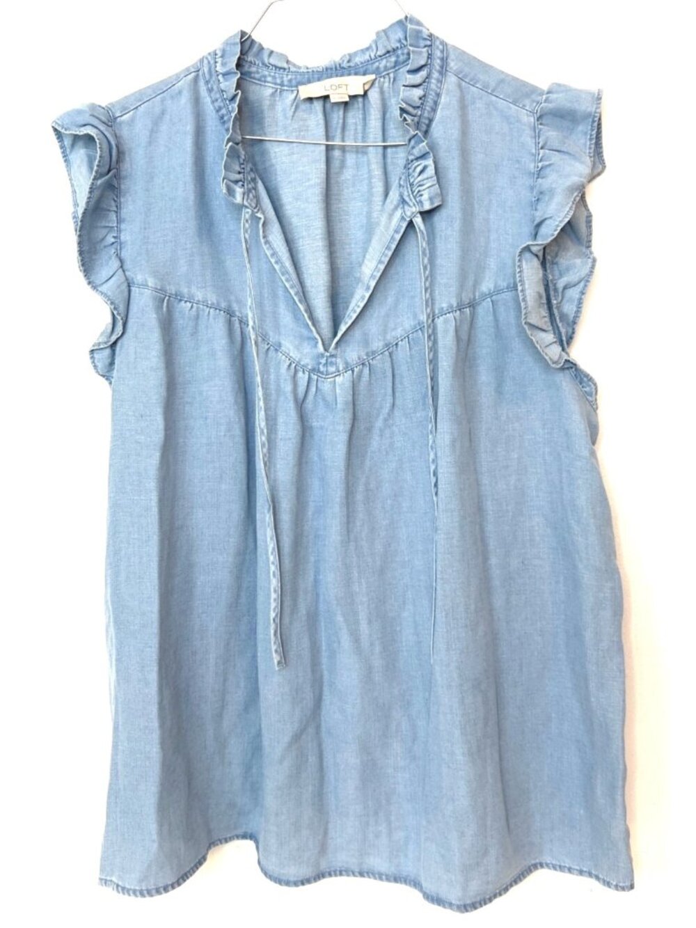 Ann Taylor Loft Top Womens XL Blue Chambray Ruffle Flutter Sleeve Tie Neck Shirt